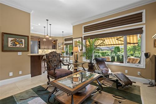 3992 Gallaghers Parkway, Kelowna, BC - Indoor