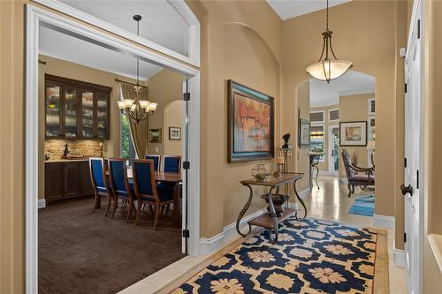 3992 Gallaghers Parkway, Kelowna, BC - Indoor