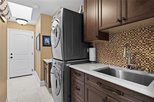 3992 Gallaghers Parkway, Kelowna, BC - Indoor Photo Showing Laundry Room