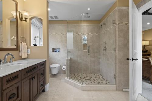 3992 Gallaghers Parkway, Kelowna, BC - Indoor Photo Showing Bathroom