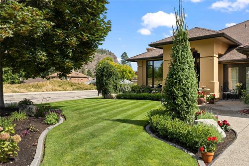 3992 Gallaghers Parkway, Kelowna, BC - Outdoor