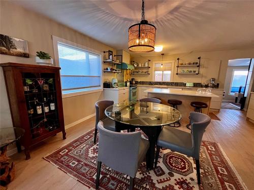 203 7Th Avenue, Nakusp, BC - Indoor Photo Showing Dining Room
