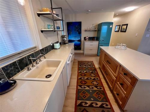 203 7Th Avenue, Nakusp, BC - Indoor