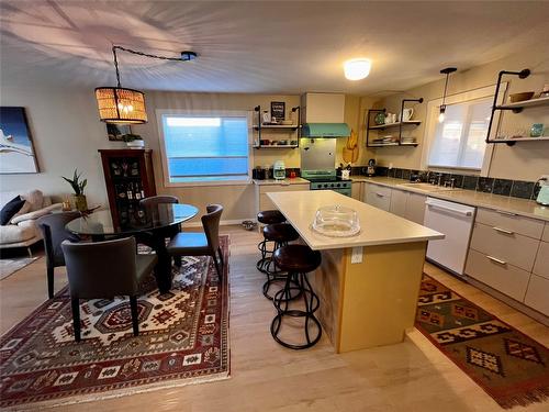 203 7Th Avenue, Nakusp, BC - Indoor