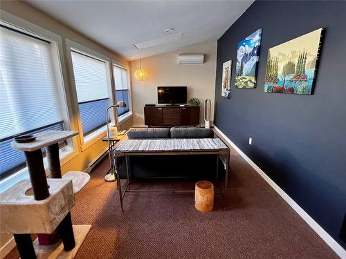 203 7Th Avenue, Nakusp, BC - Indoor
