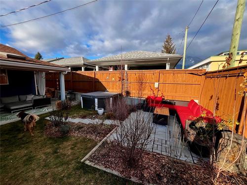 203 7Th Avenue, Nakusp, BC - Outdoor