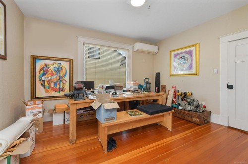 1715 Carrick St, Victoria, BC 