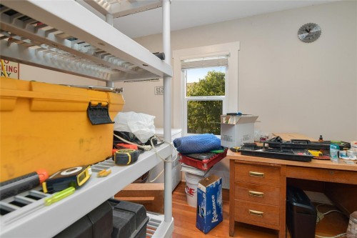 1715 Carrick St, Victoria, BC 