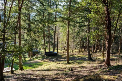 1183-1193 Hillgrove Rd, North Saanich, BC 