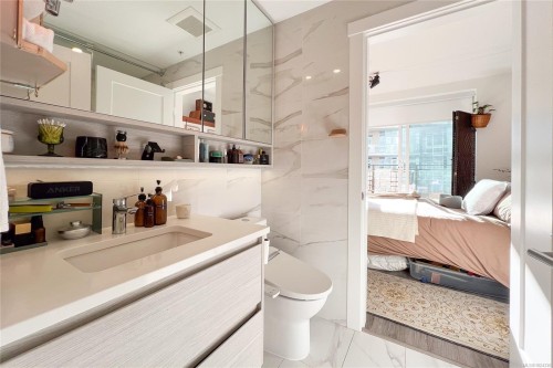 1108-777 Herald St, Victoria, BC - Indoor Photo Showing Bathroom