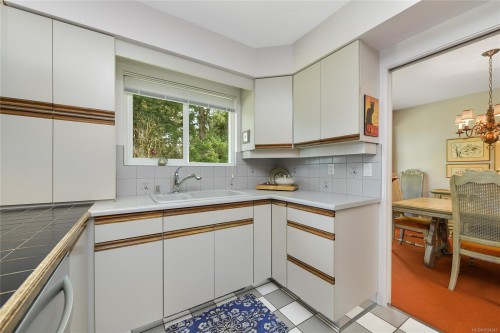 4911 Sea Ridge Dr, Saanich, BC 