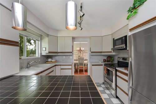 4911 Sea Ridge Dr, Saanich, BC 