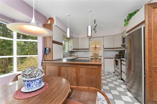 4911 Sea Ridge Dr, Saanich, BC 