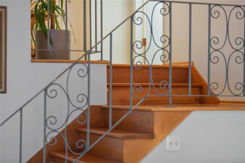 4911 Sea Ridge Dr, Saanich, BC 