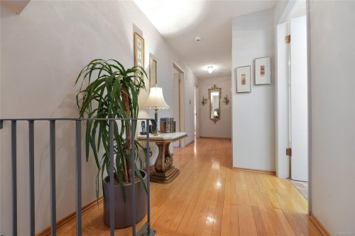 4911 Sea Ridge Dr, Saanich, BC 