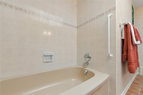 4911 Sea Ridge Dr, Saanich, BC 