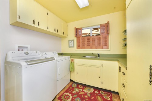 4911 Sea Ridge Dr, Saanich, BC 