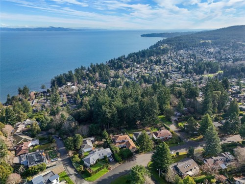 4911 Sea Ridge Dr, Saanich, BC 