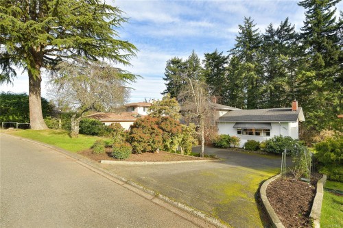 4911 Sea Ridge Dr, Saanich, BC 