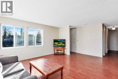 48 Halladay Avenue, Red Deer, AB - Indoor Photo Showing Living Room
