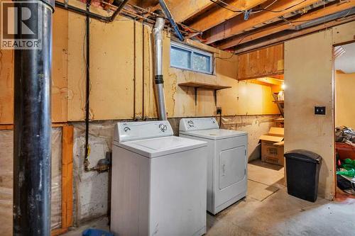 48 Halladay Avenue, Red Deer, AB - Indoor Photo Showing Laundry Room