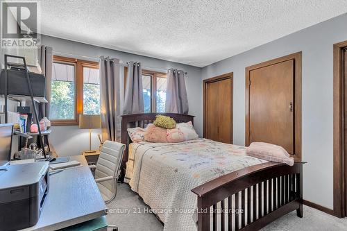 841 2Nd Concession Road, Norfolk, ON - Indoor Photo Showing Bedroom