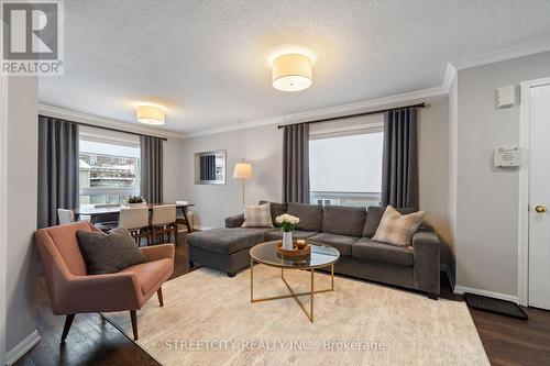 8 Shipley - Open concept Living/ dining room - 8 Shipley Avenue, Clarington, ON - Indoor Photo Showing Living Room