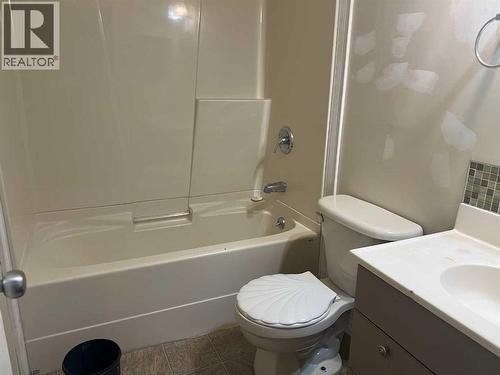 893 Timberline, Fort Mcmurray, AB - Indoor Photo Showing Bathroom