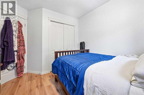 23, 1225 Railway Avenue, Canmore, AB - Indoor Photo Showing Bedroom