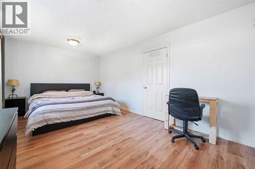 23, 1225 Railway Avenue, Canmore, AB - Indoor Photo Showing Bedroom