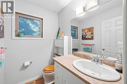 23, 1225 Railway Avenue, Canmore, AB - Indoor Photo Showing Bathroom