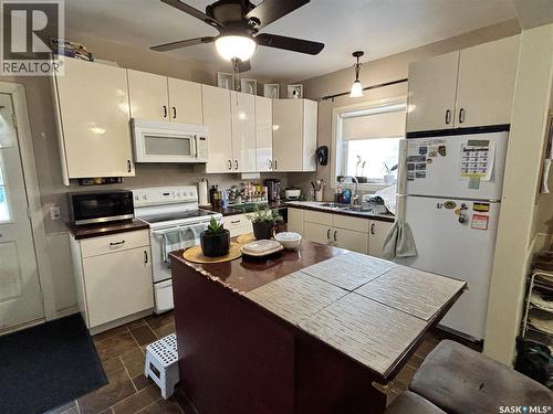 902 9Th Street, Humboldt, SK - Indoor Photo Showing Kitchen