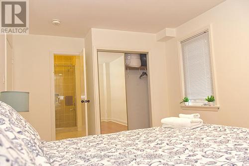 5177 Kitchener Street, Niagara Falls, ON - Indoor Photo Showing Bedroom