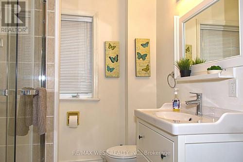 5177 Kitchener Street, Niagara Falls, ON - Indoor Photo Showing Bathroom