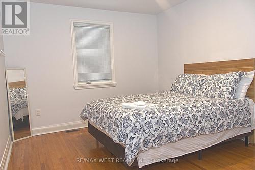 5177 Kitchener Street, Niagara Falls, ON - Indoor Photo Showing Bedroom