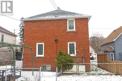 5177 Kitchener Street, Niagara Falls, ON - Outdoor With Exterior