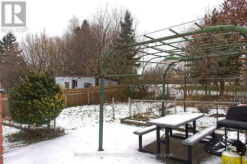 5177 Kitchener Street, Niagara Falls, ON - Outdoor