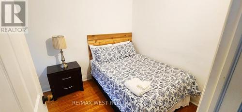 5177 Kitchener Street, Niagara Falls, ON - Indoor Photo Showing Bedroom