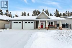 605 5 Street SW  Sundre, AB T0M 1X0