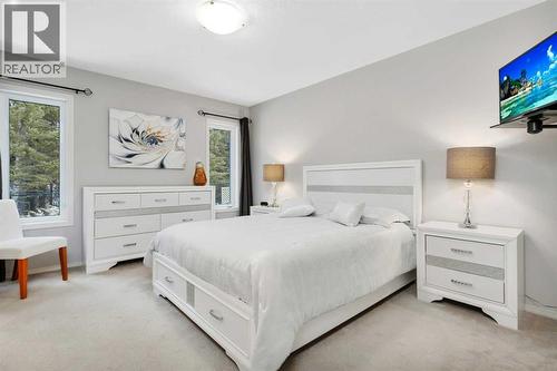 605 5 Street Sw, Sundre, AB - Indoor Photo Showing Bedroom