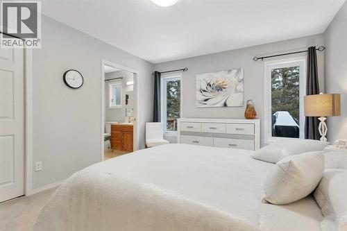 605 5 Street Sw, Sundre, AB - Indoor Photo Showing Bedroom