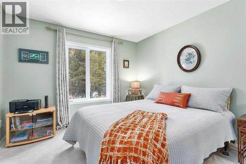 605 5 Street Sw, Sundre, AB - Indoor Photo Showing Bedroom