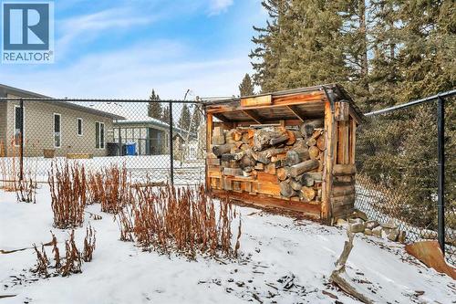 605 5 Street Sw, Sundre, AB - Outdoor