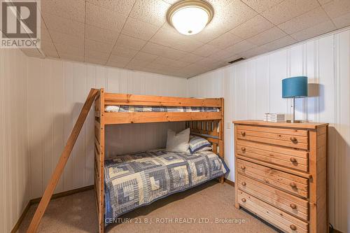 71 Campbell Beach Road, Kawartha Lakes, ON - Indoor Photo Showing Bedroom