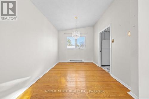 24 Parkmount Crescent, Ottawa, ON - Indoor Photo Showing Other Room