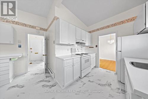 24 Parkmount Crescent, Ottawa, ON - Indoor Photo Showing Kitchen