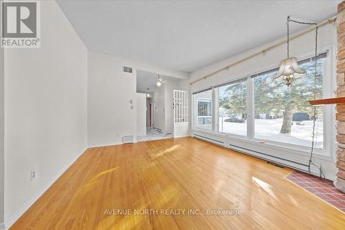 24 Parkmount Crescent, Ottawa, ON - Indoor Photo Showing Other Room