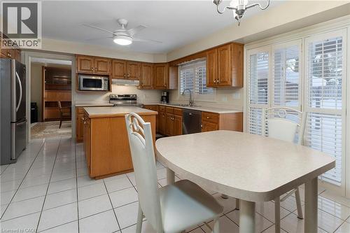 6005 Mountaingate Drive, Niagara Falls, ON - Indoor Photo Showing Kitchen