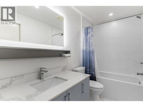880 Saucier Avenue Unit# 207, Kelowna, BC - Indoor Photo Showing Bathroom