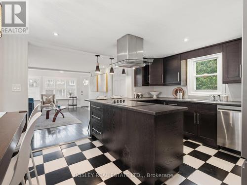 18 Michigan Avenue, St. Catharines (Port Dalhousie), ON - Indoor Photo Showing Kitchen